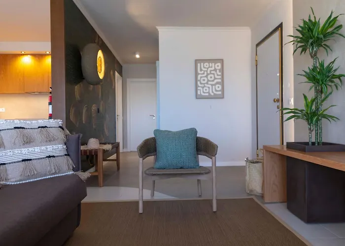 Sweet Penthouse נאזרה